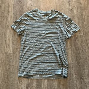 American Eagle Men’s V Neck